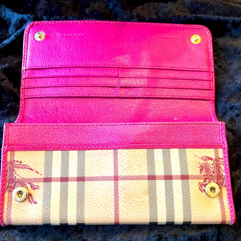 Authentic Burberry bag, and wallet I wear them only a few times.